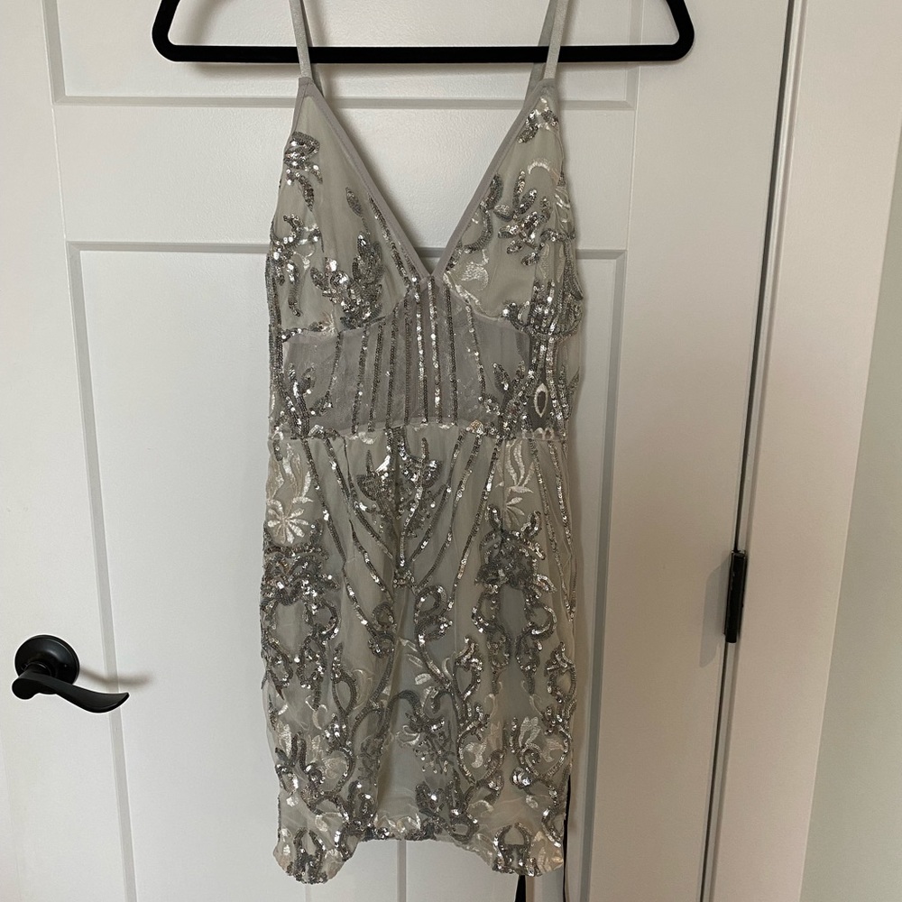 Sequinned silver mini dress, new with tags, size 4